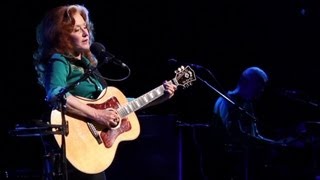 CNN Music: Bonnie Raitt brings her blues back