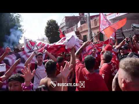 "ROJO SOS LA DROGA QUE LLEVO EN EL ALMA Y EN EL CORAZON " Barra: La Barra del Rojo • Club: Independiente