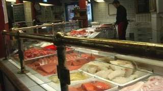preview picture of video 'Fish Market. Fiskebasar. Kristiansand.'