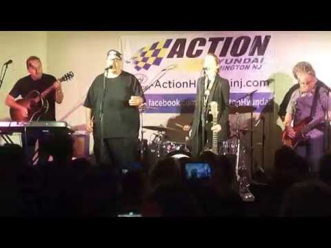 In A Lonely Place - The Smithereens w/ Suzanne Vega LIVE