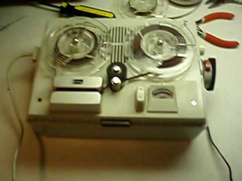 Hitachi TRQ-370 reel-to-reel portable.