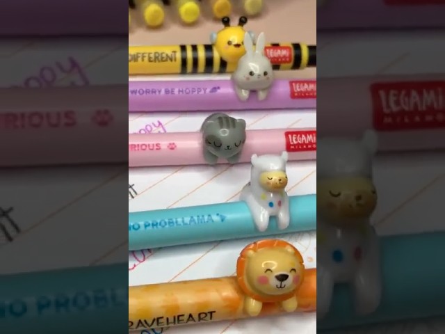 Vídeo relacionado con Legami - Estuche Super Kawaii con Pandas, Espacioso, con Capacidad para hasta 100 bolígrafos borrables, de Silicona Suave, 13 x 19 x 13 cm