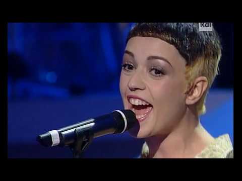 Carmen Consoli In Bianco e Nero Sanremo HD