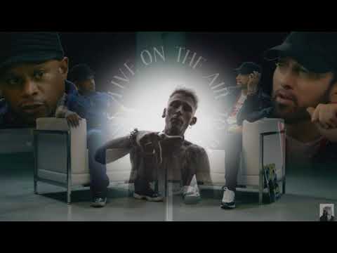 Eminem loses round one to Machine Gun Kelly