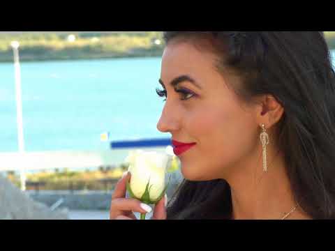 Bianca Mitroi - Mi-ai iesit dragoste-n cale (Official Video) NOU