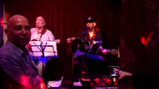 yo me manejo bien con todo el mundo (serrat)