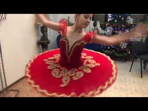 Paquita ballet costume P 1325 - video 2