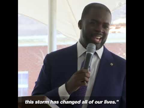 嵐に見舞われたナッシュビル教会の信徒が祈りを捧げる｜ABCニュース (Congregation of Nashville church hit by deadly storms prays together | ABC News)