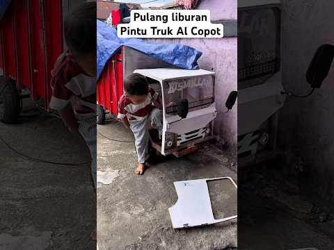 Pulang Liburan, pintu Truk Al Copot