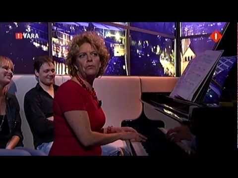 Brigitte Kaandorp - Zwaar leven - Pauw & Witteman 09-10-12 HD