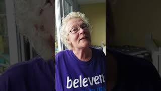 Saskia Leenes zingt &quot;Liefde is....&quot; van Conny Vandenbos.