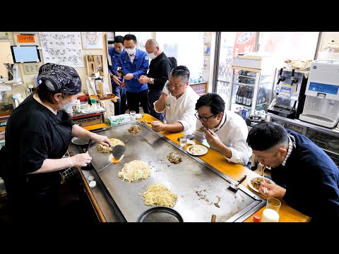Okonomiyaki y yakisoba abundantes elaborados por una propietaria única y trabajadora de teppan 丨 Comida callejera japonesa
