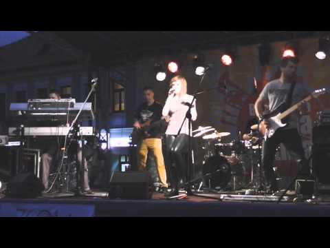 Zespół 'Fun Fire' na Bocheńskiej Scenie Letniej 2013