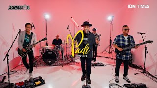 Download lagu SEMUSIK: Padi Reborn - Sang Penghibur, Ego, Menanti Sebuah Jawaban [Live at IDN] mp3