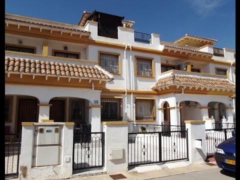 REF: 2320ST - 3 Bed Townhouse with communal pool close to Torrevieja
