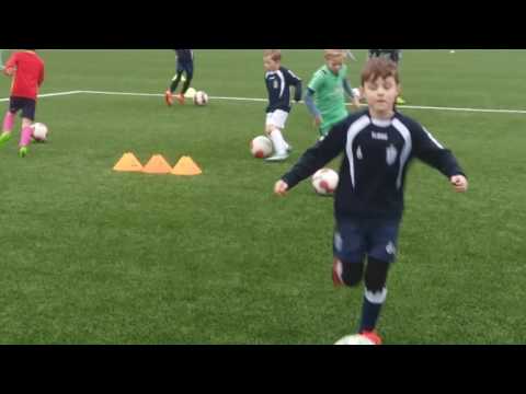 KON HFC o9 - Huiswerk opdracht 11 "Iniesta turn" (Voetbaltechnieken)