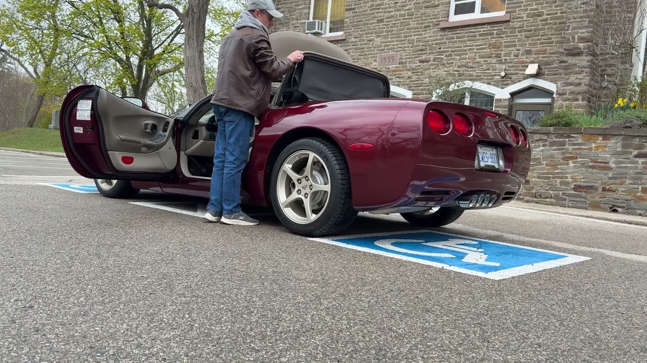 **SOLD on the CCC Buy-It-Now Lot** Sub-90K km 2003 Chevrolet Corvette Convertible 50th Anniversary 6-Speed Manual