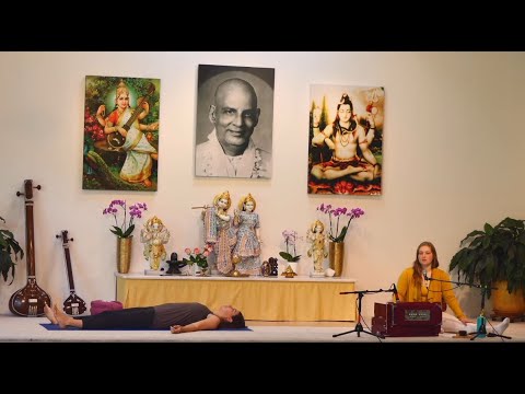 Mantra Yogastunde mit Radha Prema - Live Yogastunde 09:15 Uhr 21.05.2020