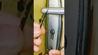 How To pick a Door Lock #hairpin