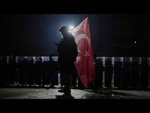 Video Thumbnail: Faktencheck: Warum sind die Proteste in der Türkei ausgebrochen?