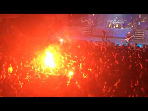 Anthrax caugh in a mosh - live in Chile