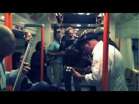 Dulwich Ukulele Club performing on the East London Line