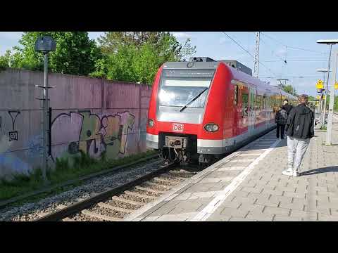 Munich S-Bahn S1 trains joining together at Neufahrn
