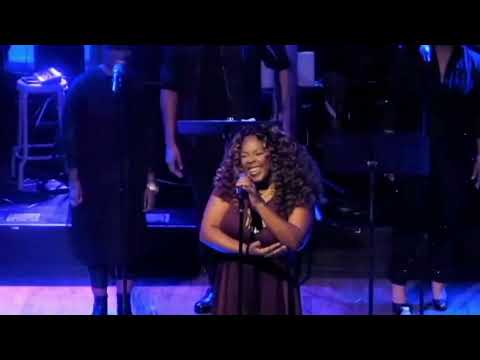 Nakitta Foxx - Jazzy Worship medley turns into powerful praise medley
