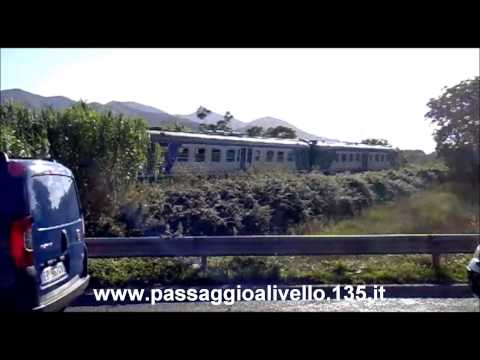 level crossing in Mercato san Severino, Faraldo st / passage à niveau à Mercato san Severino