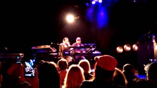 Frank McComb ft Trijntje.Oosterhuis - Ain't Nothing Like The Real Thing