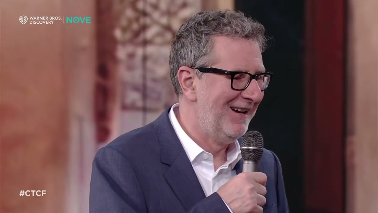 Nino Frassica: "Buon compleanno al cantautore Calcutta e a sua madre Teresa"