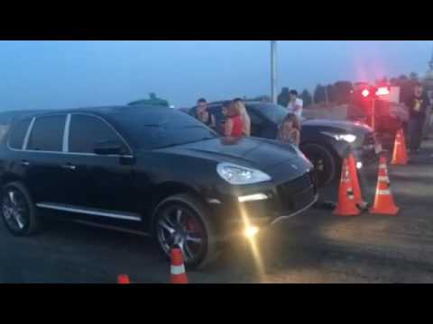 Drag Infiniti FX500 400hp VS Porsche Cayenne 500hp