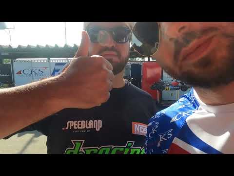 sabe como é um dia de treino livre de kart profissional?