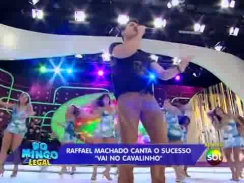 Domingo Legal Raffael Machado canta o sucesso Vai no Cavalihno 16/02/14