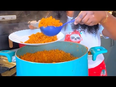 How to prepare Nigeria 🇳🇬 patty Christmas jollof rice with green salad recipe