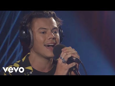 Harry Styles – The Chain (Fleetwood Mac cover) in the Live Lounge