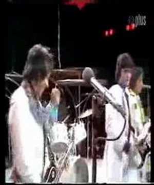Rock N Roller video