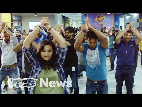 Video Thumbnail: Amazon & Walmart Have Started An Online Shopping War For Indian Holiday Season
