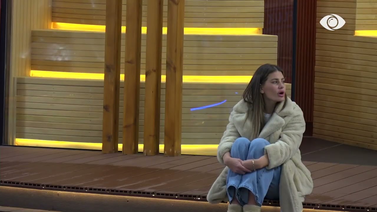 “Mos m’u viktimizo”/ Vijon debati mes Valbonës dhe Gjestit: Ke përdhosur figurën e babait tim