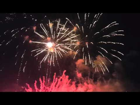 Singapore New Year Countdown 2016 Fireworks - Siloso Beach