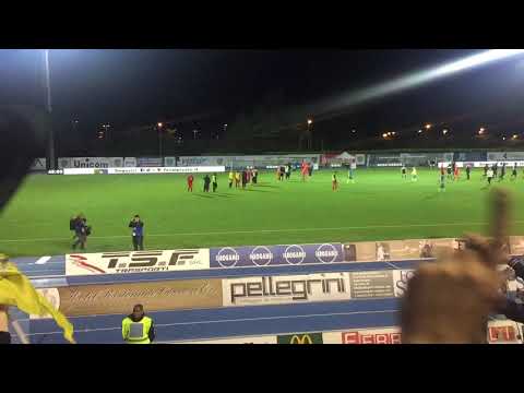 Ultras Catanzaro a Saló, incitamento a fine gara. Feralpisaló - Catanzaro 1-0 [19/05/19]