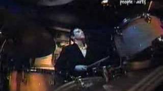 Suede perform Heroine live on Jools Holland '94