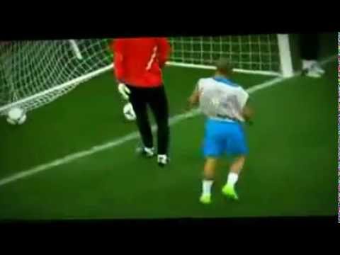 Incredible backheel flick Golazo! Wesley Sneijder at Holland training - Breaking News