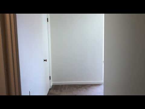 1 BR/1 BA bright and spacious condo in East Queen Anne. property video