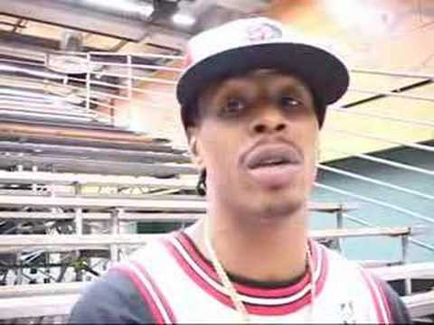 K-mel: Breakdancer vs Bboy