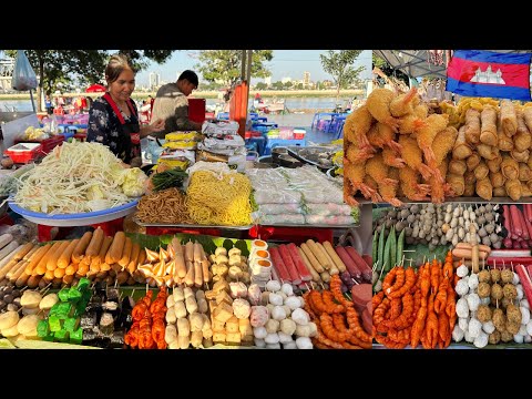 $0.50–$1 Street Food in Phnom Penh 🇰🇭 | Cheap & Busy Walk Street at Chaktomuk