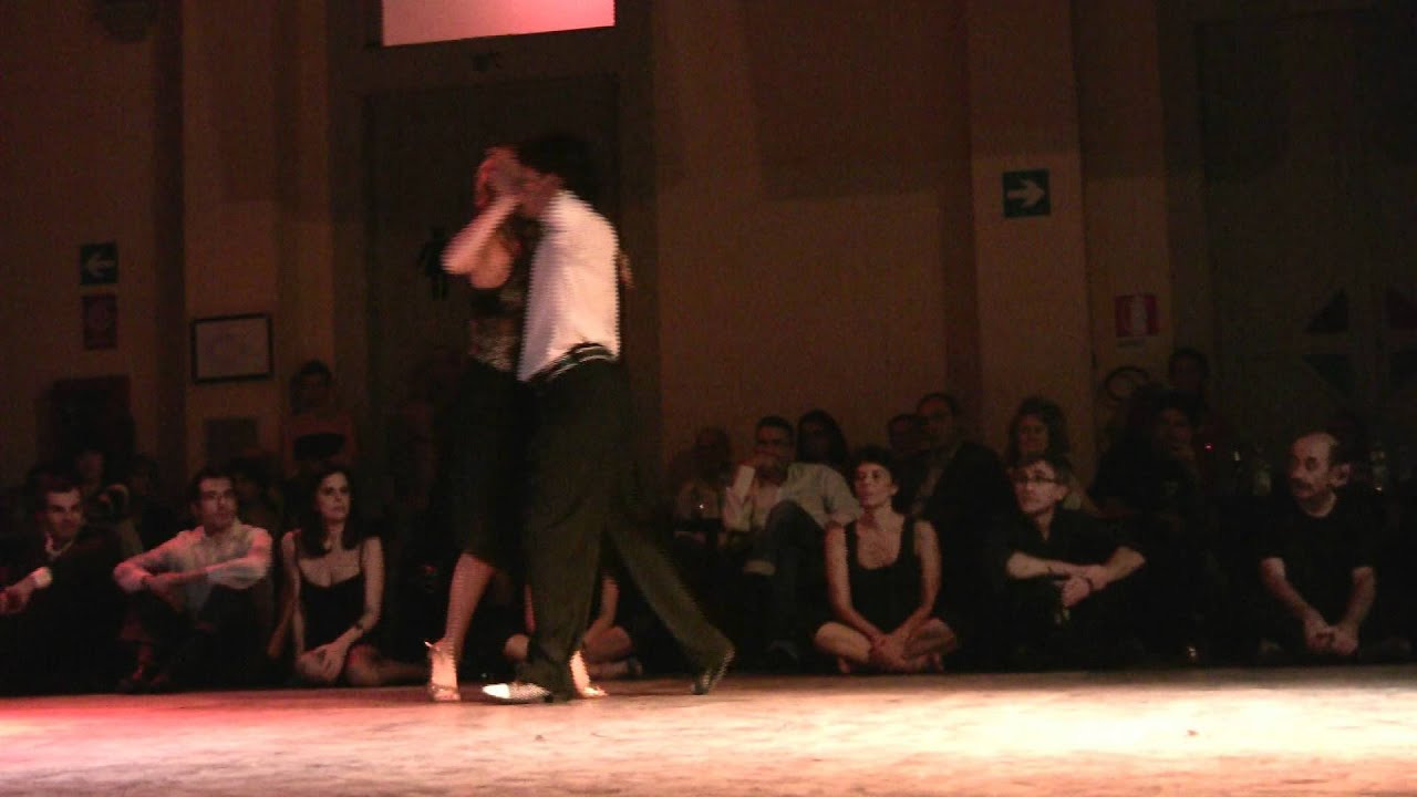 Noelia Hurtado y Gaston Torelli - Presentazione + 1° Esibz.mpg