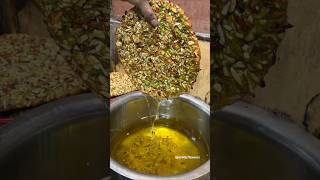 Download lagu Delhi’s Most Famous Sheermal 😍🔥 #foodies #trending #streetfood mp3