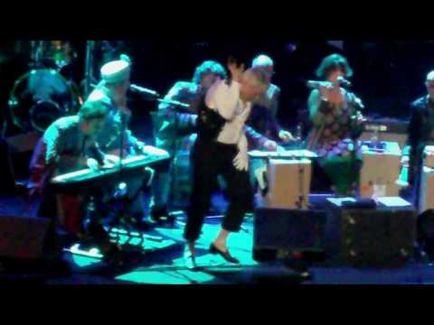 Bellimbusti in Tour - Mangoni Jackson