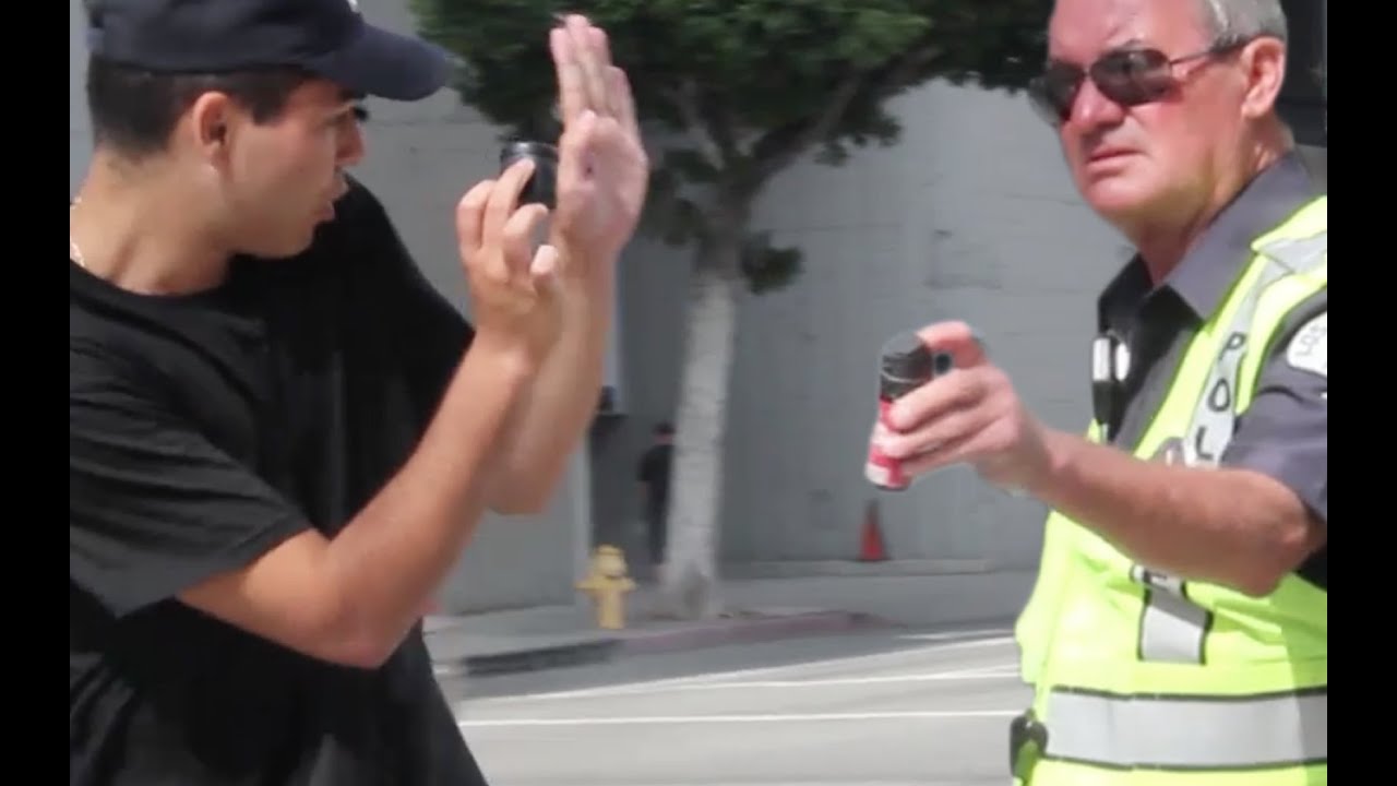 FARTING ON COPS PRANK!!